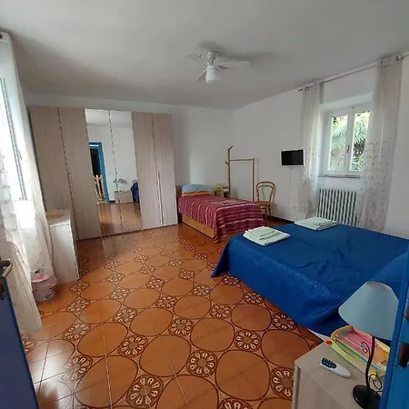 Da Simona- Casa 4 Posti Letto + 4 Aggiuntivi Semesterbostad