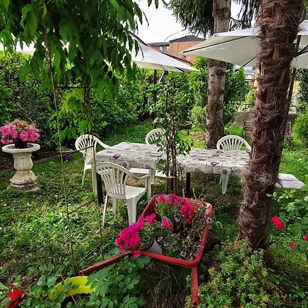 Da Simona- Casa 4 Posti Letto + 4 Aggiuntivi Сasa de vacaciones Arona